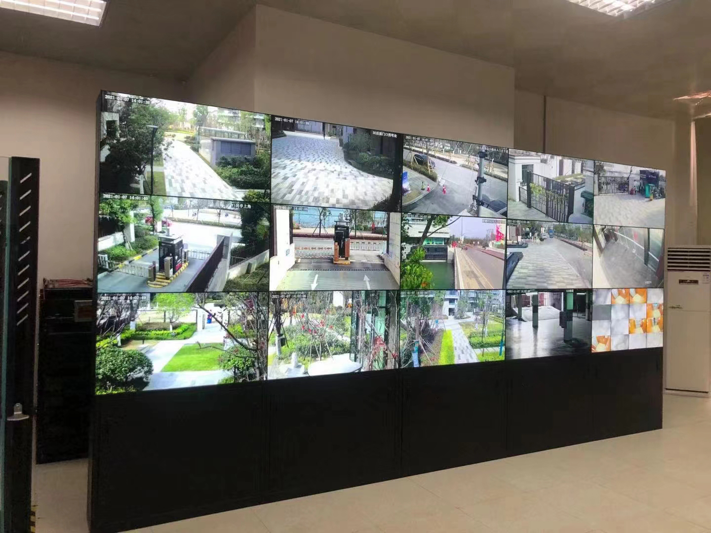 某園區(qū)監(jiān)控室項目46寸3.5mm