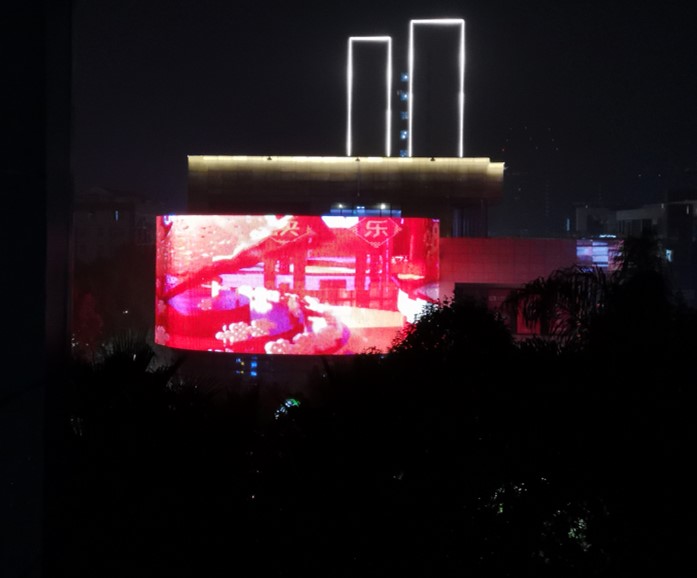 萬潮廣場(chǎng)